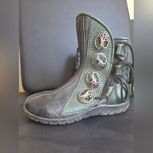Green and Black Boots with Silver Skull Accents